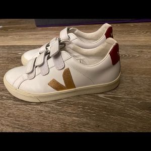 Veja women’s sneaker size us 5 / eur 36